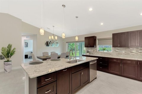 Villa ou maison à vendre à North Port, Floride: 3 chambres, 133.5 m2 № 1408796 - photo 10