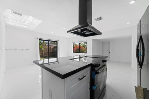 Снять в аренду виллу или дом в Норт-Майами-Бич, Флорида 4 спальни, 124.49м2, № 2000704 - фото 9