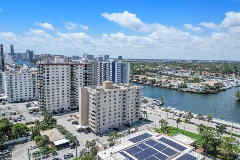 Condominio en venta en Hollywood, Florida, 2 dormitorios, 136.1 m2 № 1996493 - foto 5