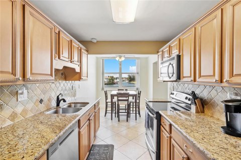 Condominio en venta en Hollywood, Florida, 2 dormitorios, 136.1 m2 № 1996493 - foto 10