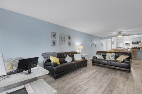 Condominio en venta en Largo, Florida, 2 dormitorios, 91.04 m2 № 1846954 - foto 6