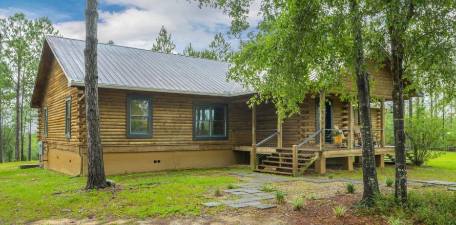 House in Caryville, Florida 5 bedrooms, 336.31 sq.m. № 589951
