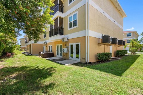 Condo in New Port Richey, Florida, 2 bedrooms  № 1529520 - photo 29