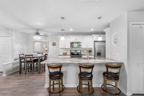 Condo in New Port Richey, Florida, 2 bedrooms  № 1529520 - photo 11