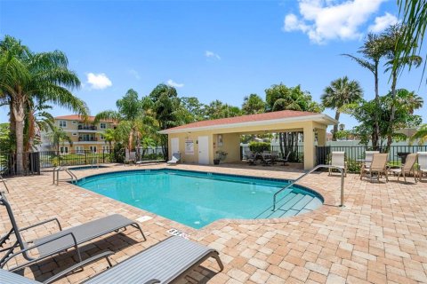 Condo in New Port Richey, Florida, 2 bedrooms  № 1529520 - photo 3
