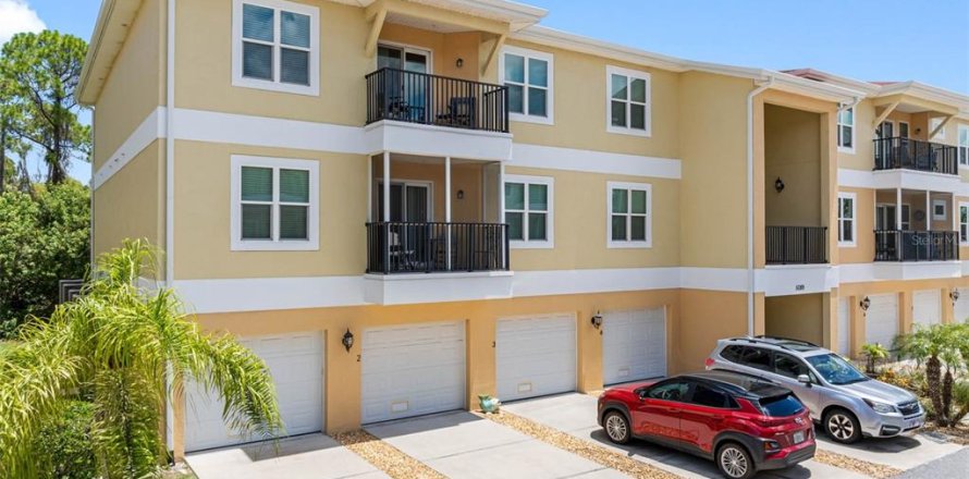 Condo in New Port Richey, Florida, 2 bedrooms  № 1529520