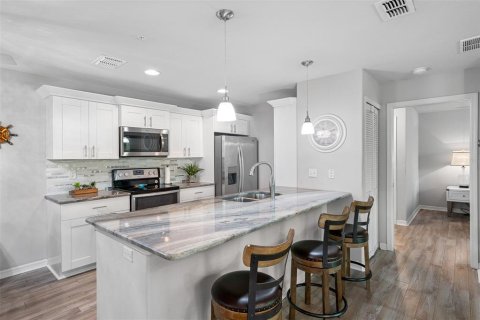 Condo in New Port Richey, Florida, 2 bedrooms  № 1529520 - photo 6