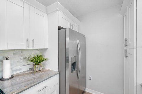 Condo in New Port Richey, Florida, 2 bedrooms  № 1529520 - photo 14