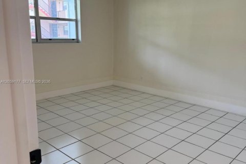 Condo in Miami, Florida, 1 bedroom № 2264186 - photo 8