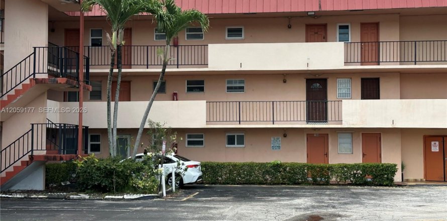 Condo in Miami, Florida, 1 bedroom № 2264186