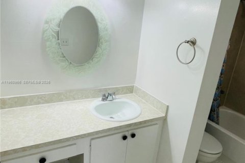 Condominio en alquiler en Tamarac, Florida, 2 dormitorios, 95.22 m2 № 2023655 - foto 17