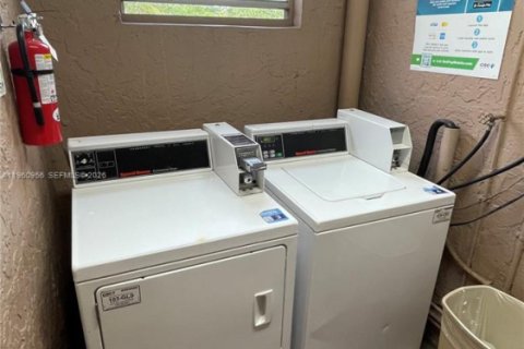 Condominio en alquiler en Tamarac, Florida, 2 dormitorios, 95.22 m2 № 2023655 - foto 23