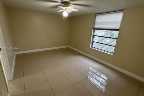 Condominio en alquiler en Tamarac, Florida, 2 dormitorios, 95.22 m2 № 2023655 - foto 6