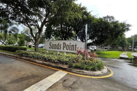 Condominio en Tamarac, Florida, 2 dormitorios  № 2023655