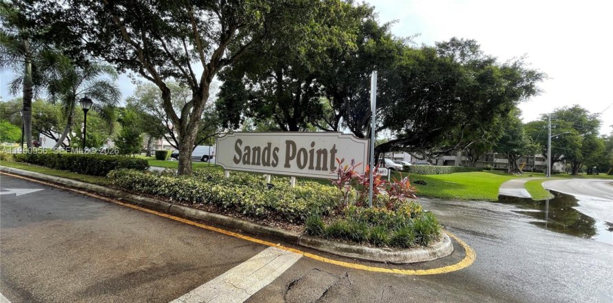 Condominio en Tamarac, Florida, 2 dormitorios  № 2023655