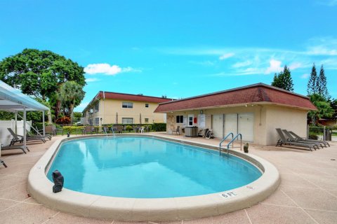 Condo in West Palm Beach, Florida, 2 bedrooms № 2081507 - photo 29
