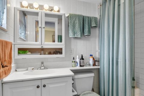 Condo in West Palm Beach, Florida, 2 bedrooms № 2081507 - photo 28