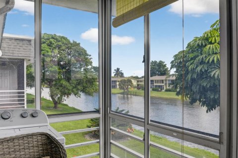 Condo in West Palm Beach, Florida, 2 bedrooms № 2081507 - photo 17