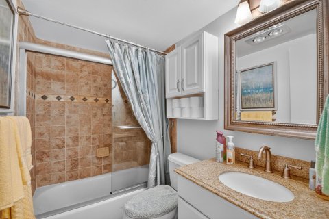 Condo in West Palm Beach, Florida, 2 bedrooms № 2081507 - photo 22
