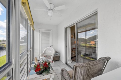 Condo in West Palm Beach, Florida, 2 bedrooms № 2081507 - photo 16