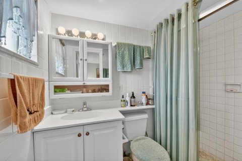 Condo in West Palm Beach, Florida, 2 bedrooms № 2081507 - photo 27
