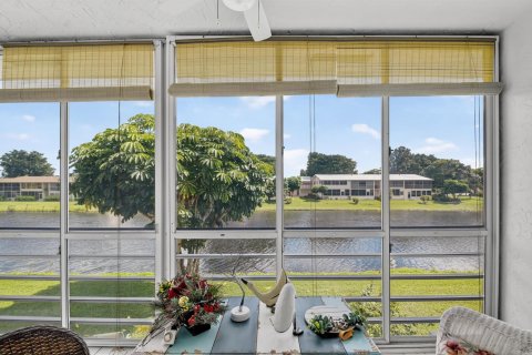 Condo in West Palm Beach, Florida, 2 bedrooms № 2081507