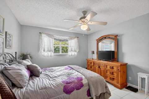 Condo in West Palm Beach, Florida, 2 bedrooms № 2081507 - photo 19