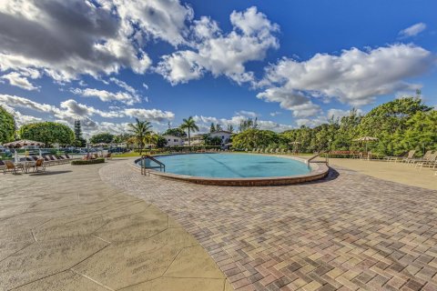 Condo in West Palm Beach, Florida, 2 bedrooms № 2081507 - photo 30