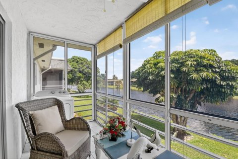 Condo in West Palm Beach, Florida, 2 bedrooms № 2081507 - photo 14