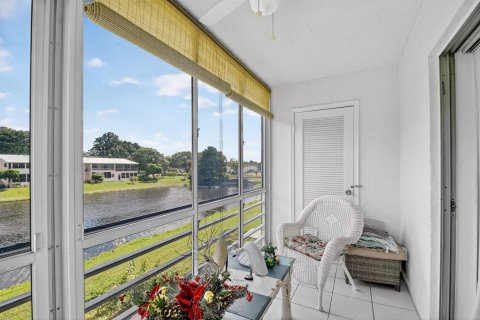 Condo in West Palm Beach, Florida, 2 bedrooms № 2081507 - photo 15