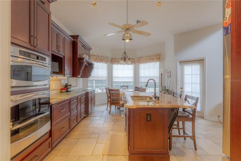 Villa ou maison à louer à Orlando, Floride: 4 chambres, 338.16 m2 № 2354983 - photo 17