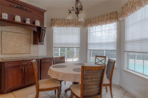 Villa ou maison à louer à Orlando, Floride: 4 chambres, 338.16 m2 № 2354983 - photo 15