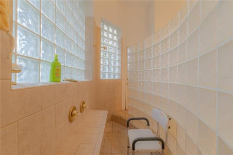 Villa ou maison à louer à Orlando, Floride: 4 chambres, 338.16 m2 № 2354983 - photo 30