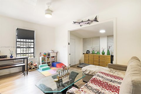 Casa en venta en Riviera Beach, Florida, 2 dormitorios, 52.03 m2 № 1726792 - foto 19