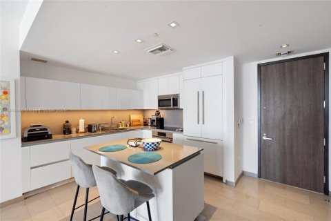 Condo in Miami, Florida, 2 bedrooms  № 1768704 - photo 13
