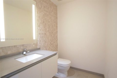 Condo in Miami, Florida, 2 bedrooms  № 1768704 - photo 27