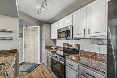 Condo in Longwood, Florida, 2 bedrooms  № 2376730 - photo 13