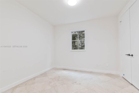 Adosado en venta en Coral Gables, Florida, 3 dormitorios, 262.17 m2 № 2060063 - foto 12