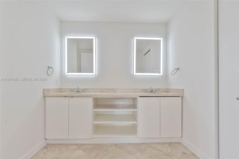 Adosado en venta en Coral Gables, Florida, 3 dormitorios, 262.17 m2 № 2060063 - foto 23