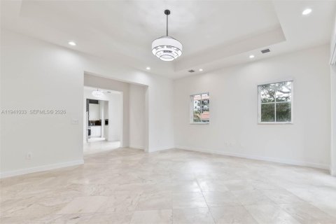 Adosado en venta en Coral Gables, Florida, 3 dormitorios, 262.17 m2 № 2060063 - foto 4