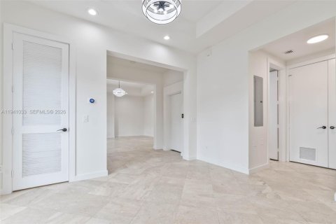 Adosado en venta en Coral Gables, Florida, 3 dormitorios, 262.17 m2 № 2060063 - foto 9