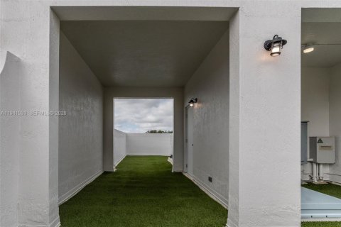 Adosado en venta en Coral Gables, Florida, 3 dormitorios, 262.17 m2 № 2060063 - foto 29