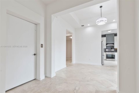 Adosado en venta en Coral Gables, Florida, 3 dormitorios, 262.17 m2 № 2060063 - foto 7