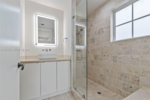 Adosado en venta en Coral Gables, Florida, 3 dormitorios, 262.17 m2 № 2060063 - foto 19