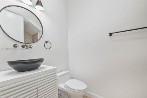 Adosado en venta en Coral Gables, Florida, 3 dormitorios, 262.17 m2 № 2060063 - foto 13