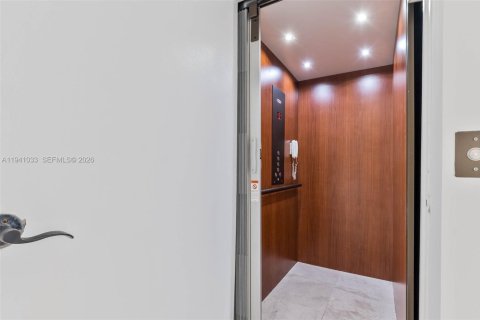 Adosado en venta en Coral Gables, Florida, 3 dormitorios, 262.17 m2 № 2060063 - foto 16