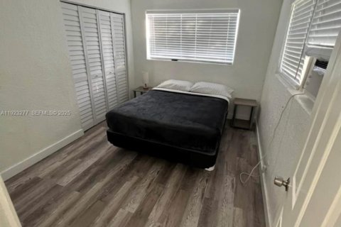 Casa en alquiler en Fort Lauderdale, Florida, 2 dormitorios № 1982835 - foto 9