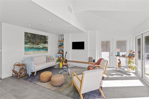 House in Longboat Key, Florida 3 bedrooms, 128.86 sq.m. № 2203169 - photo 5