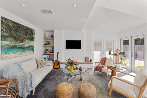 House in Longboat Key, Florida 3 bedrooms, 128.86 sq.m. № 2203169 - photo 4