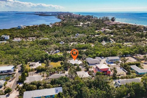 House in Longboat Key, Florida 3 bedrooms, 128.86 sq.m. № 2203169 - photo 2